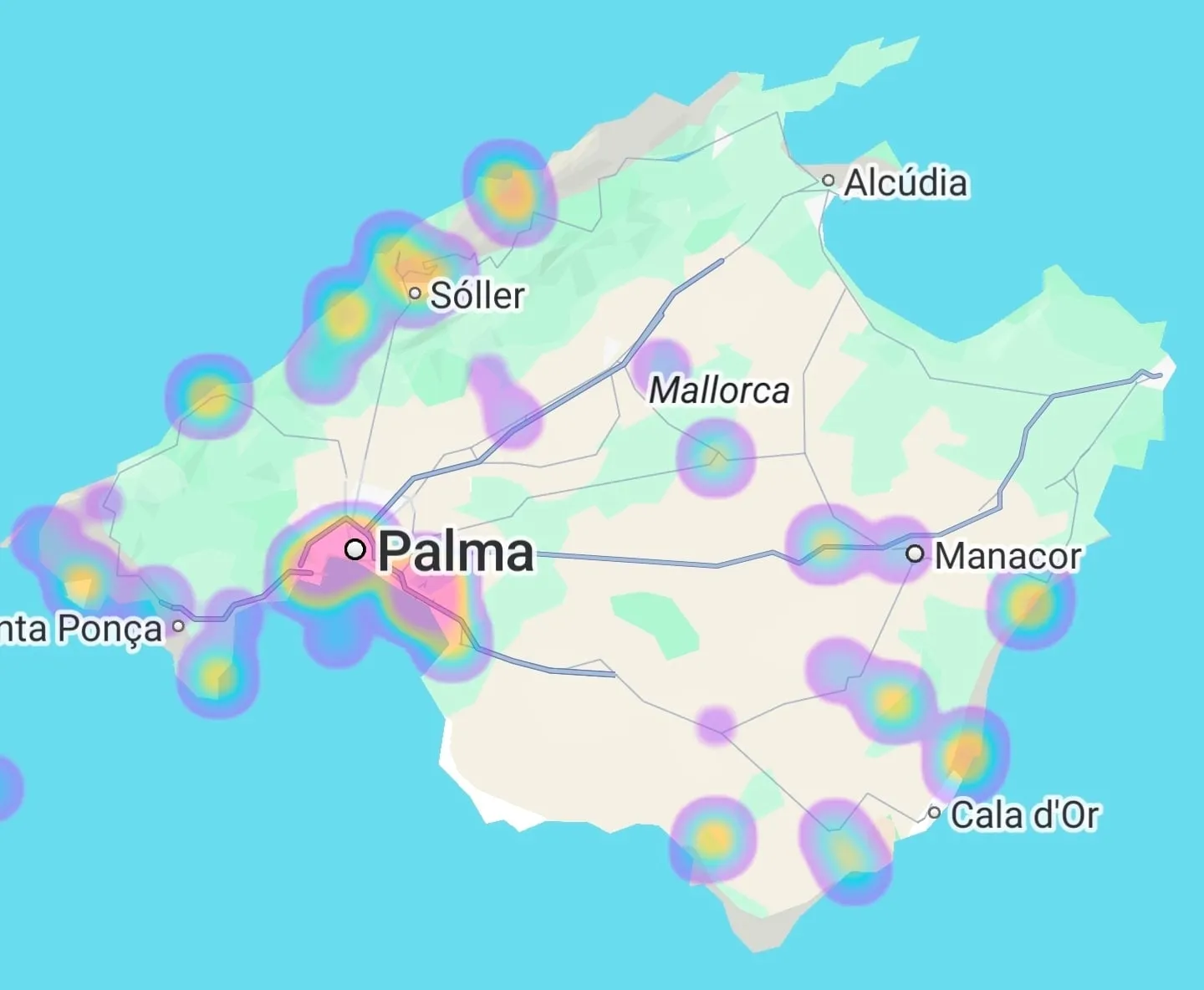 Map of Mallorca with coloured blobs where photos were taken — densest around Palma, then Sóller, the north coast, the Manacor area and the south-eastern coves